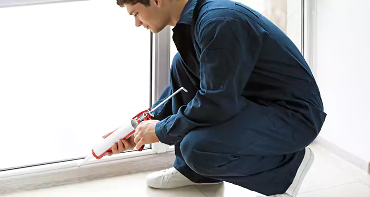 Window Glass Caulk Repair in San Carlos Park, FL