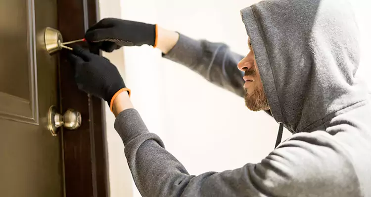 Emergency Motel Lock Repairs—Available 24/7 in San Carlos Park, FL